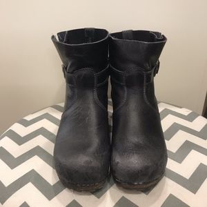 sanita mina clog boots